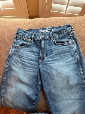 Wrangler Women's Skinny Jeans in Medium Blue Wash